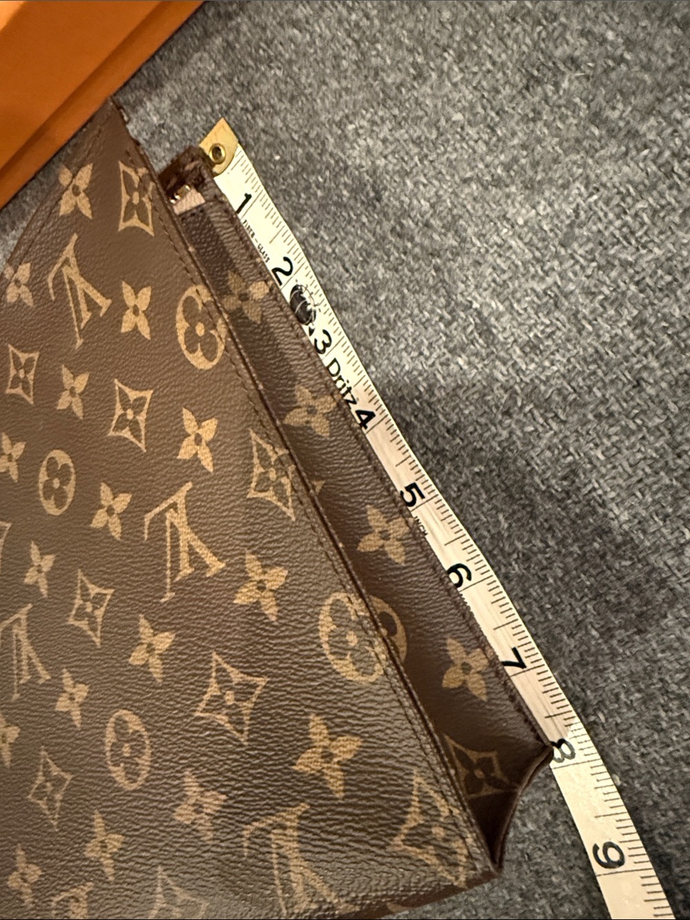 Louis Vuitton Monogram Canvas Toiletry 26 - Picture 16 of 16